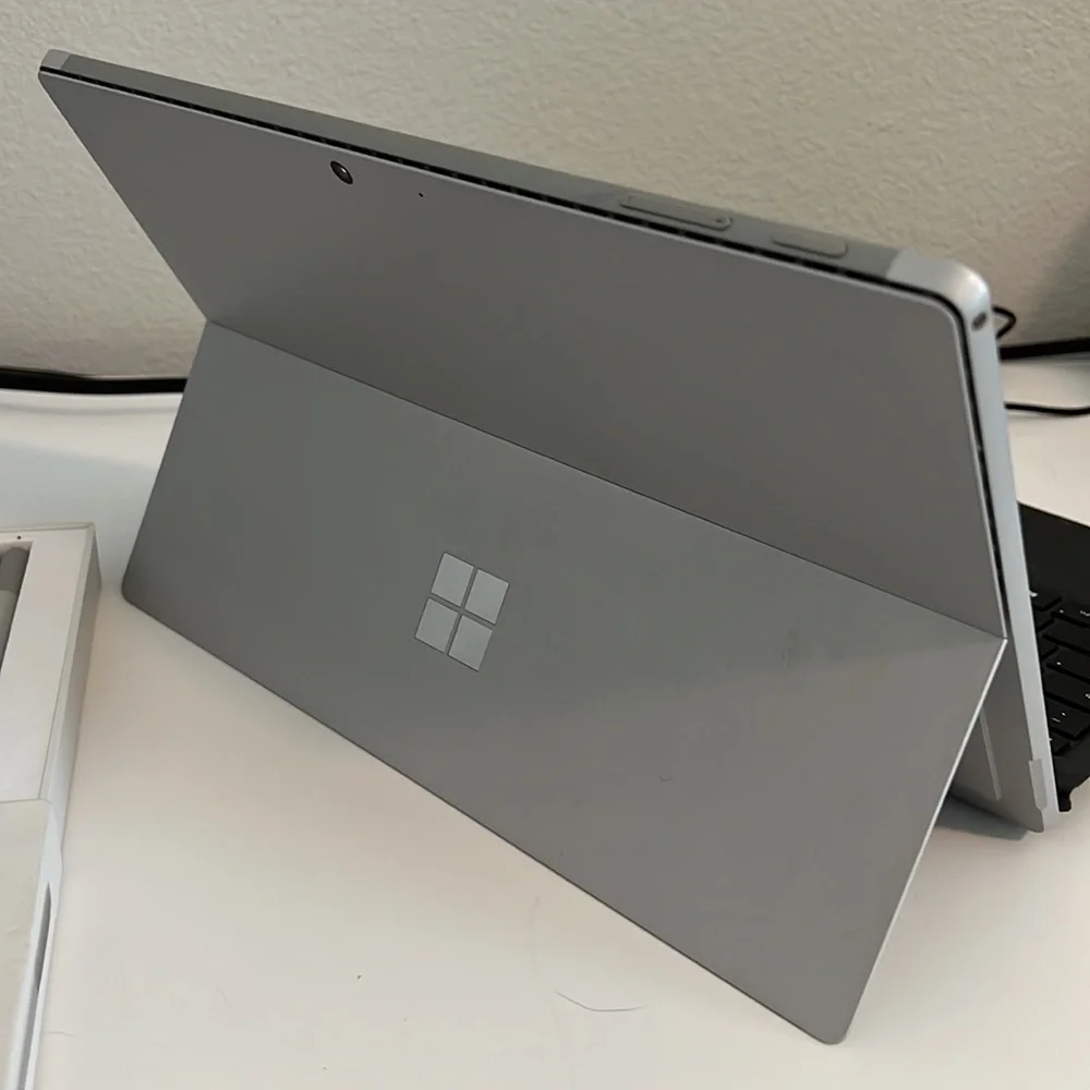 Microsoft surface pro 7 (model 1866) with magnetic keyboard and pen stylet